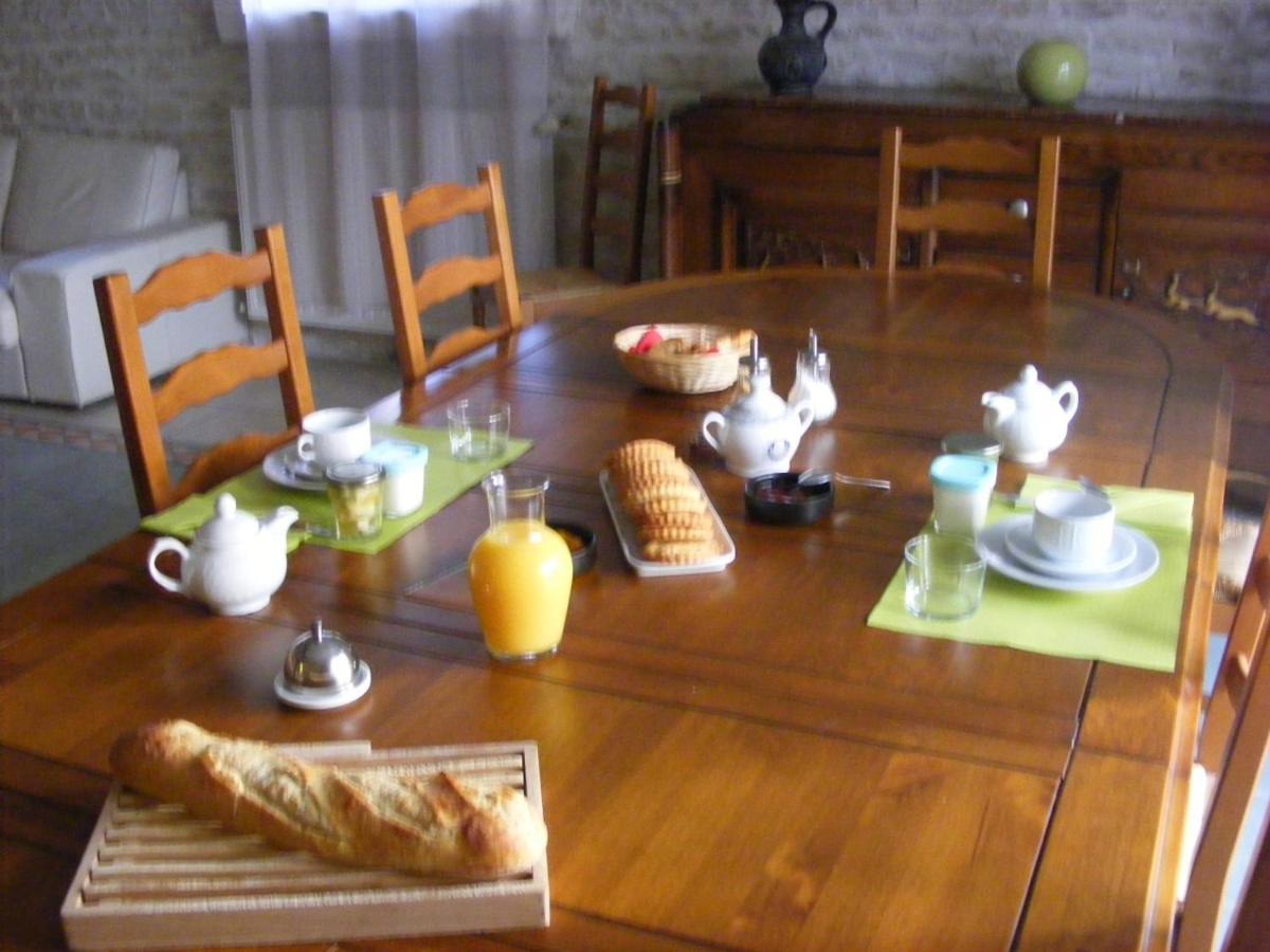 Le Logis De La Venise Verte Saint-Hilaire-la-Palud Εξωτερικό φωτογραφία